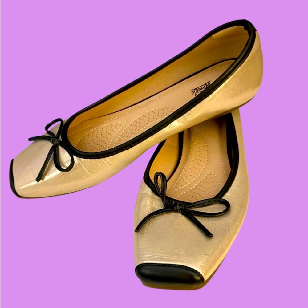 Never Worn - Heel the World Size 9 Ballet Slipper Flats